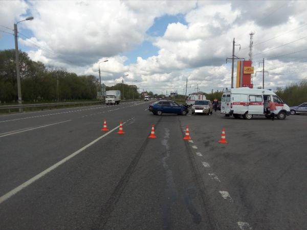 В городе Невинномысске по вине женщины произошла авария с пострадавшими